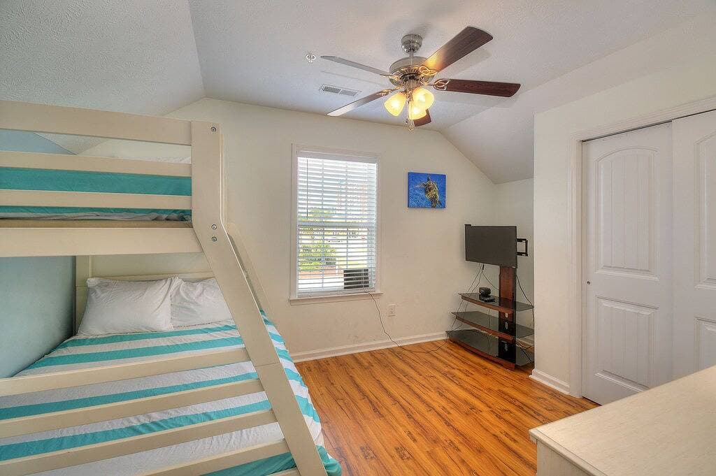 Foto 4 von 15: Gulf Stream Cottage 251 - Walk to Beach - Community Pool - 2 Bed/2 Bath