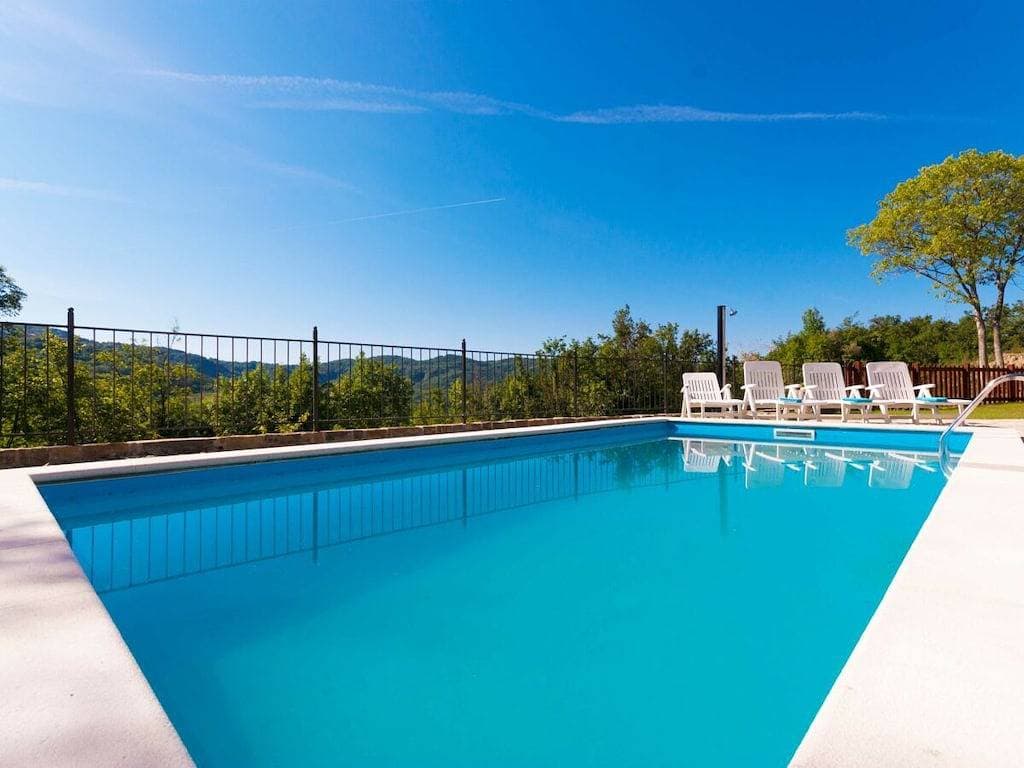 Foto 5 von 32: Ferienhaus in Cerovlje mit Schwimmbecken