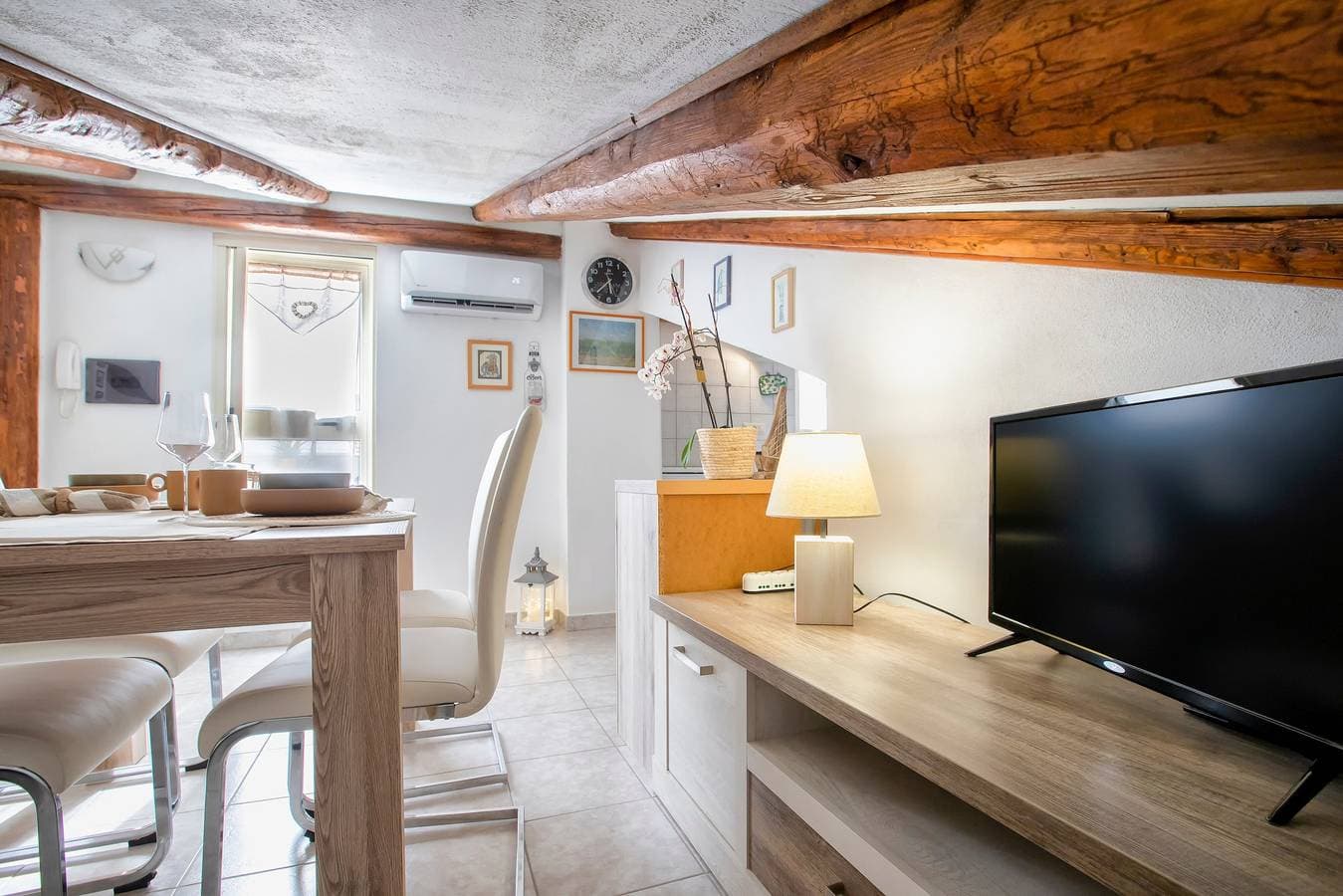 Foto 5 von 20: Ferienwohnung 'Isola Di Giava' mit privater Terrasse, WLAN und Klimaanlage