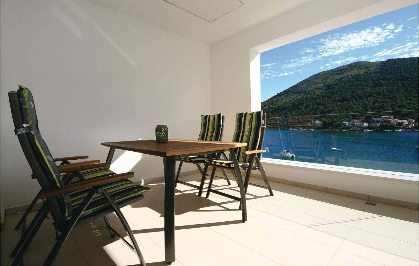 Foto 8 von 32: Gemütliche Ferienwohnung mit Meerblick, Terrasse, WLAN und Zugang zum Strand