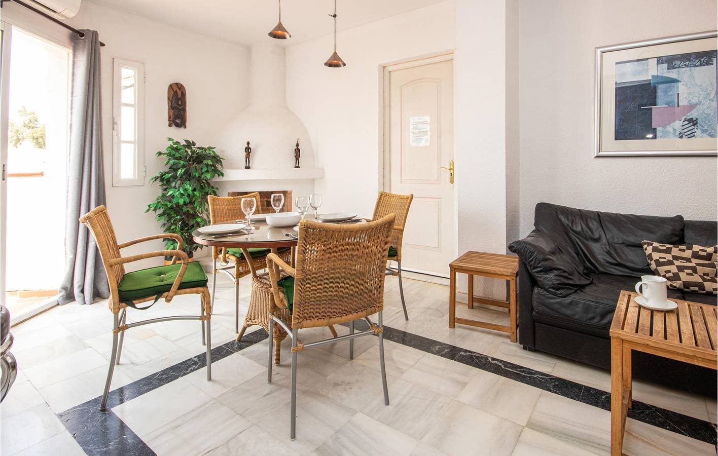 Foto 5 von 36: Klimatisierte Wohnung mit Pool und Terrasse