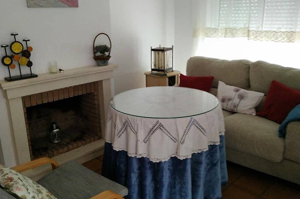 Foto 7 von 30: La Casa De Elias, a space out of time.