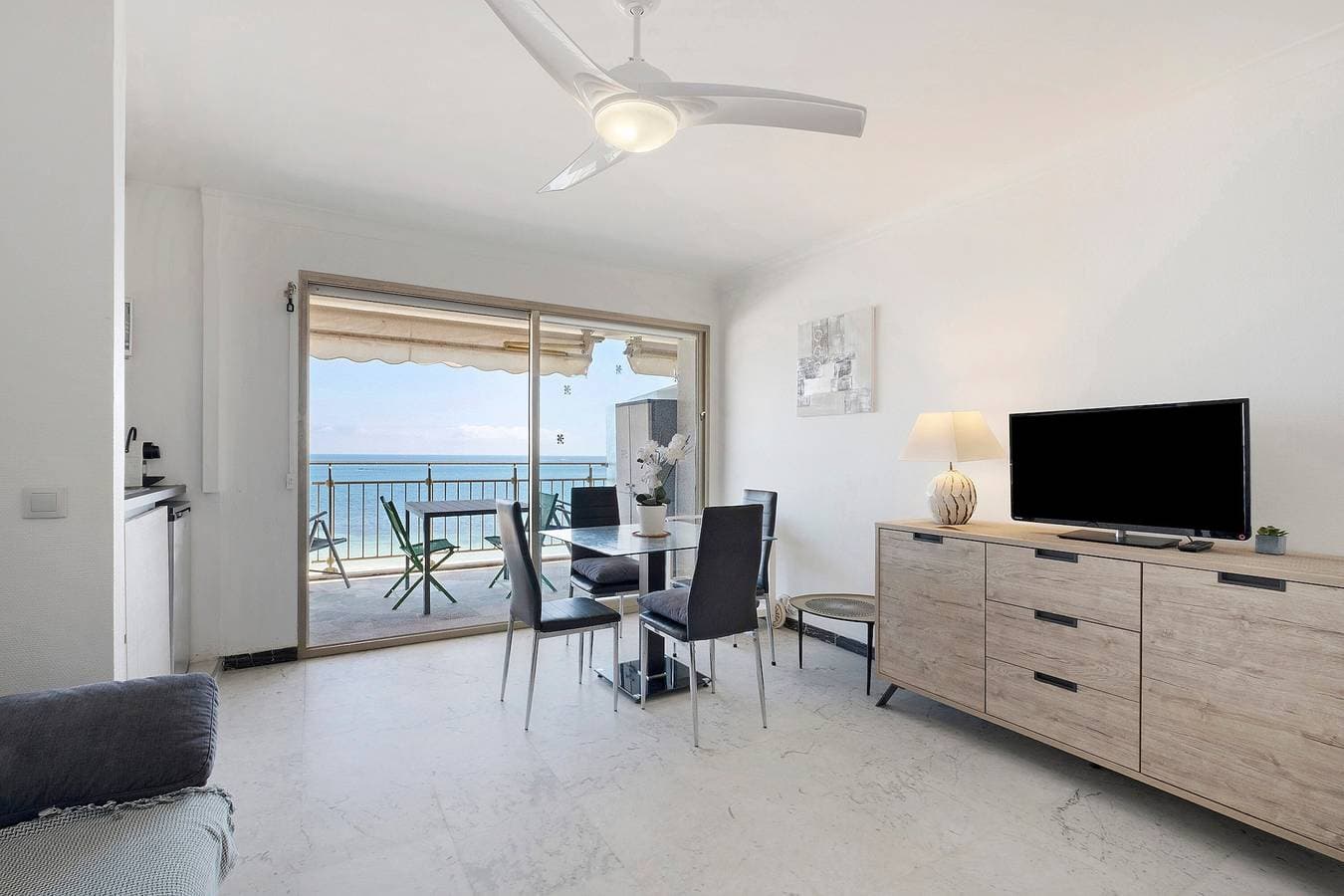 Foto 13 von 24: Tamanaco Beach Antibes Salis Studio mit Meerblick und Pool