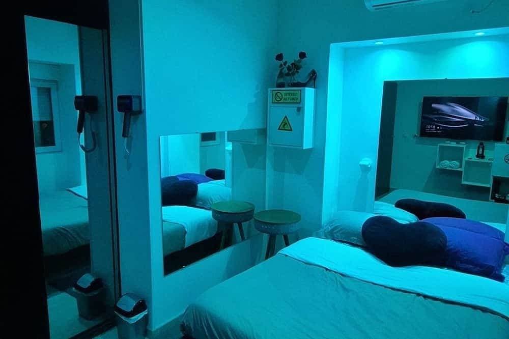 Foto 5 von 6: Jacuzzi studio in Lyon Villeurbanne