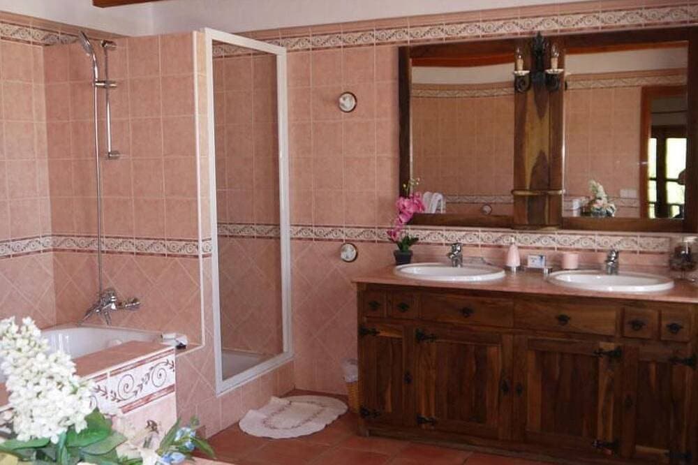 Foto 6 von 30: Renoviertes Ferienhaus in Sant Carles De Peralta mit Eigenem Pool