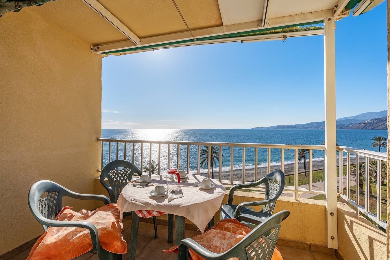 Foto 12 von 35: Ferienwohnung 'Bonito Apartamento Frente Al Mar' mit Meerblick, WLAN und Klimaanlage