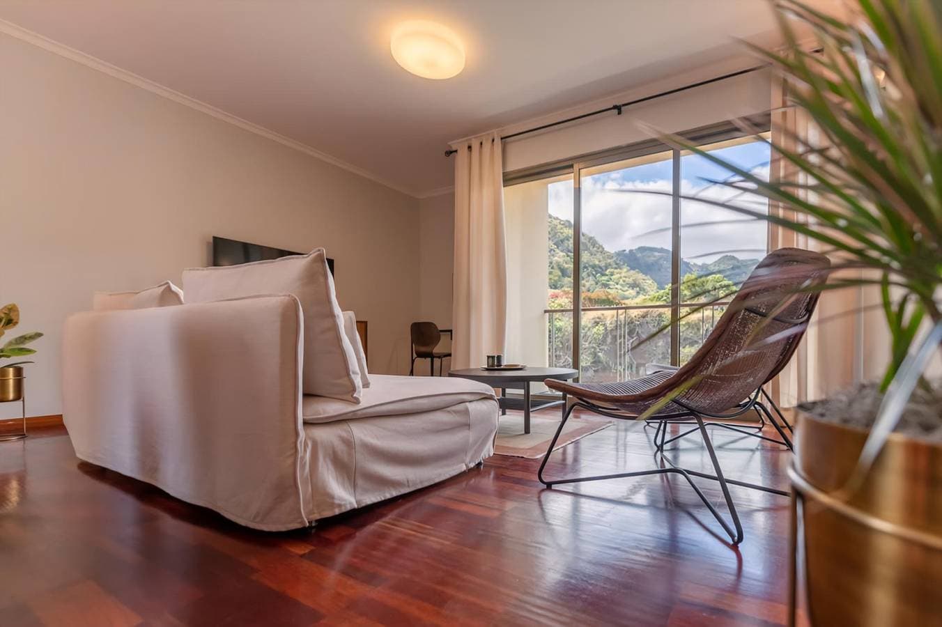 Foto 8 von 51: Ferienwohnung für 4 Personen mit Balkon