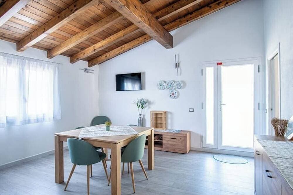Foto 7 von 13: Cozy atmosphere in the room with private bathroom