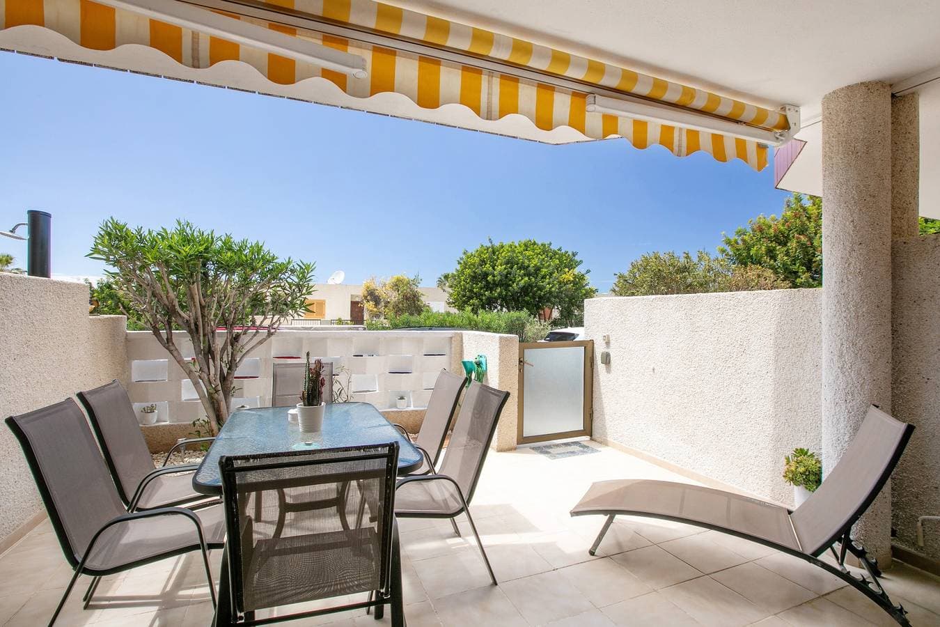 Foto 6 von 31: Helles Apartment auf Teneriffa nahe Strand: Pool, private Terrasse & WLAN