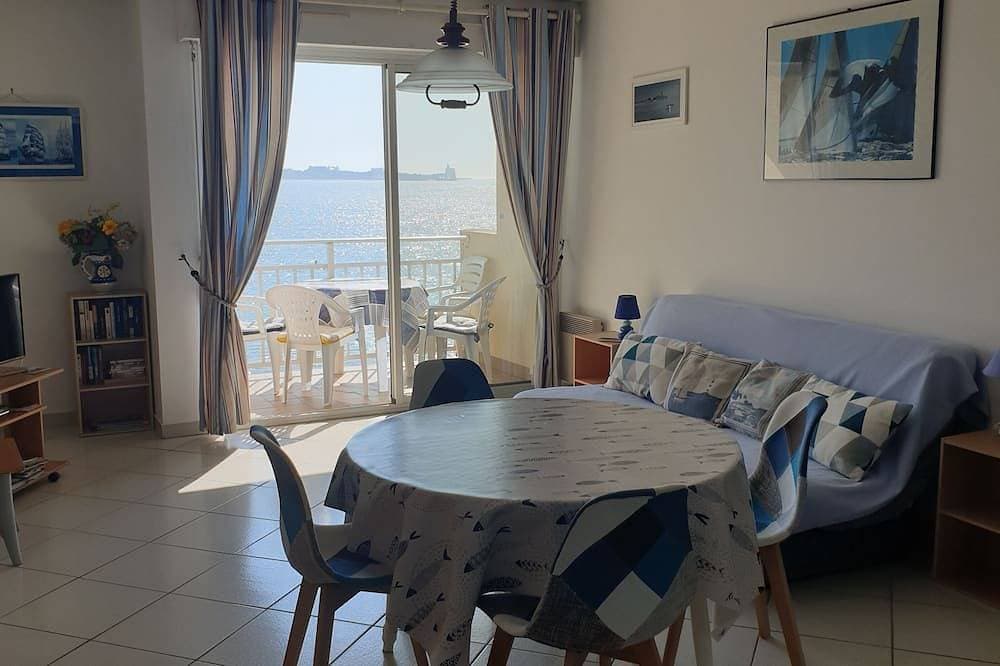 Furnished apartment in Saint Vaast la Hougue with feet in the water 1