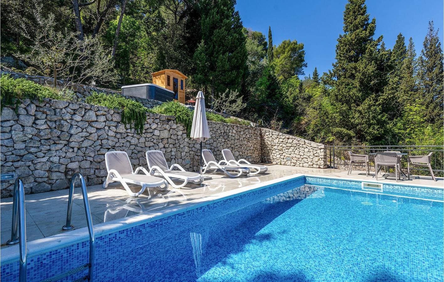 Foto 8 von 42: Modernes Apartment mit 2 Schlafzimmern, Pool und Terrasse, 2,5 km vom Strand entfernt