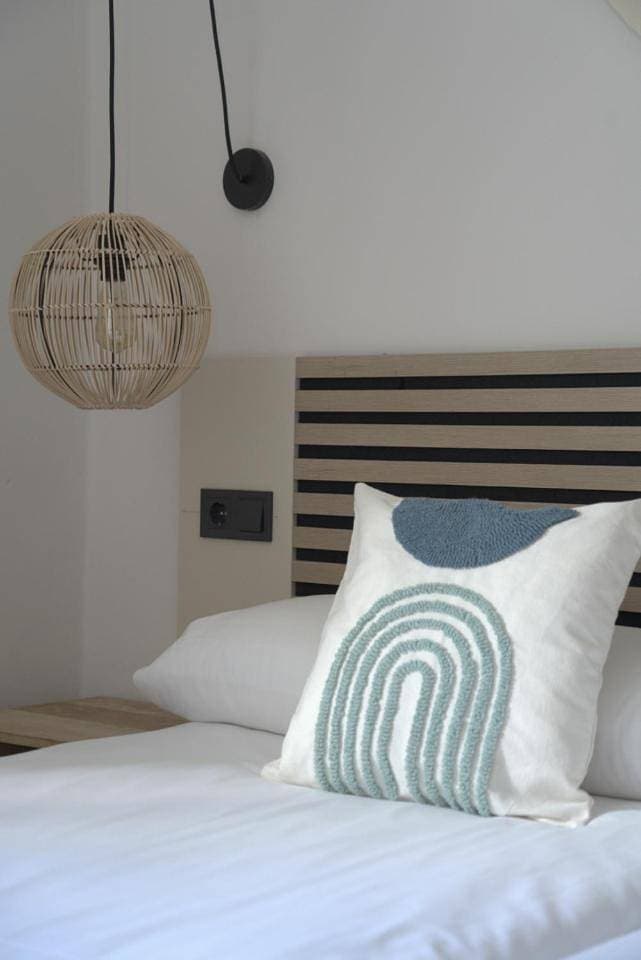 Foto 7 von 34: One-Bedroom Apartment with Balcony and Mountain View