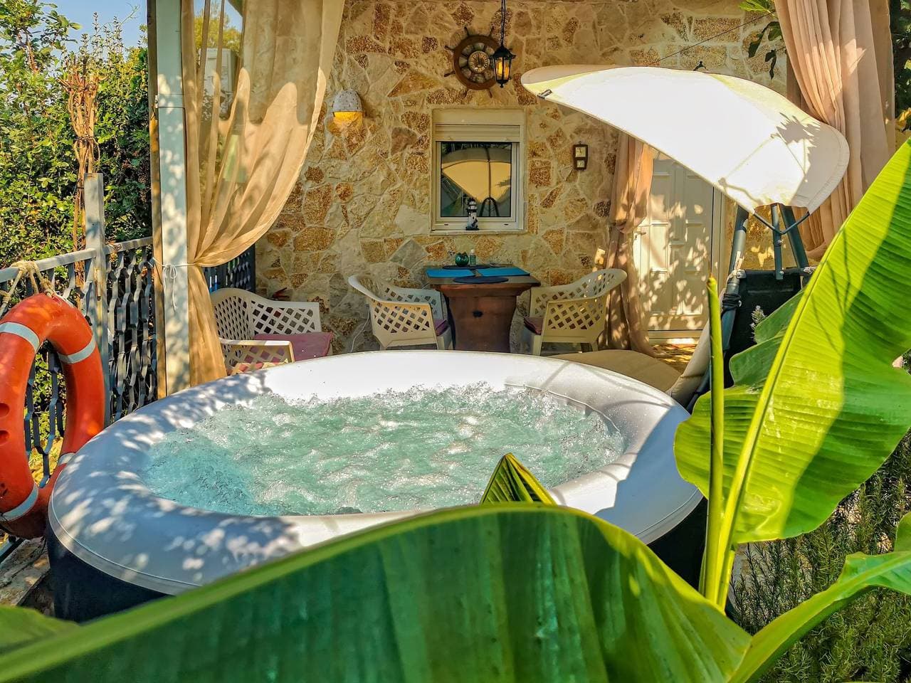 Schönes Apartment mit Whirlpool, Grill und Garten 1
