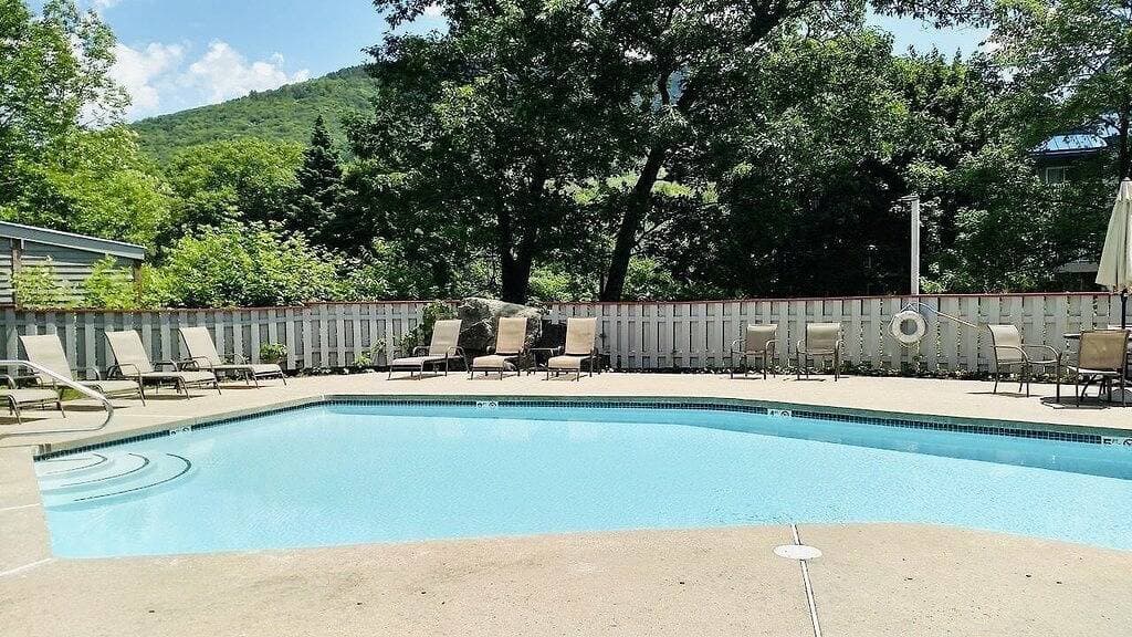Loon Mtn Loft w/Pool, Jacuzzi Access, Mtn Shuttle 1