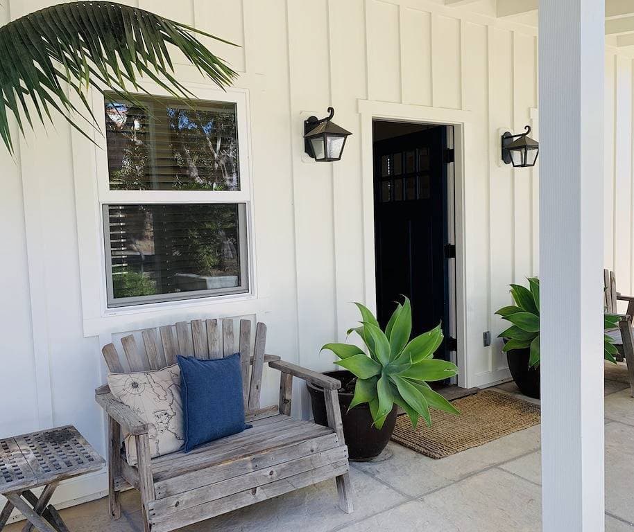 Blue Door Bungalow. 1