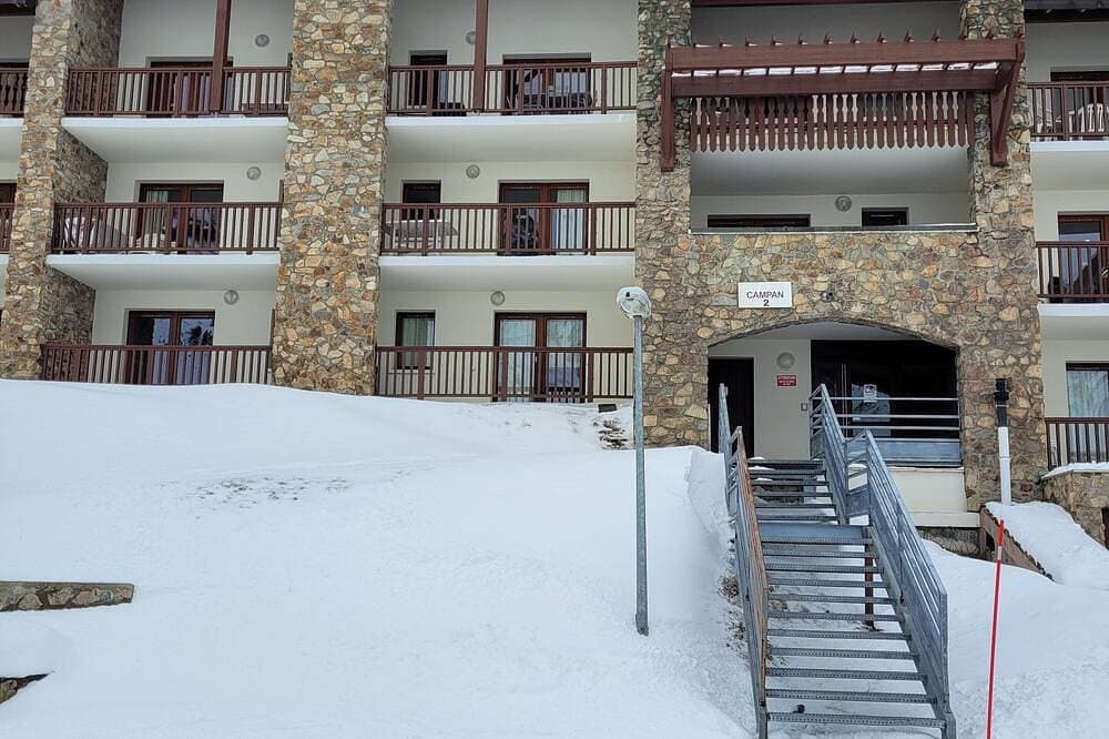 Foto 9 von 30: La Mongie T2 4 Personen Residenz Pic du Midi *** Parkplatz
