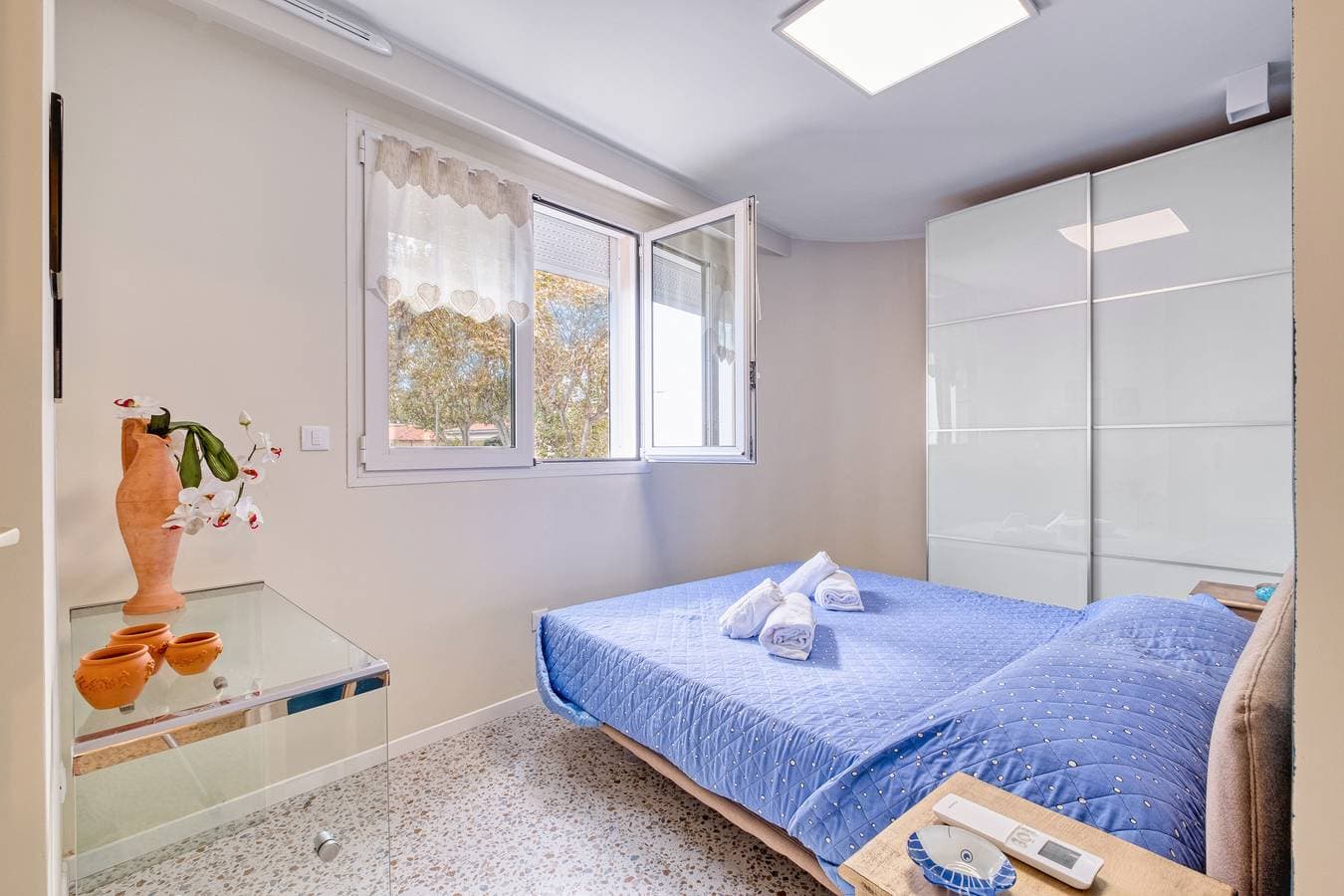 Foto 6 von 38: Rives d'Azur Apt with Sea View Terrace