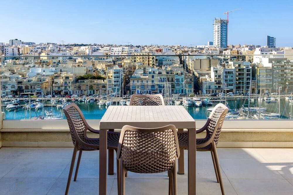 Foto 11 von 30: Modern 3Br home with Stunning Marina View in Pieta
