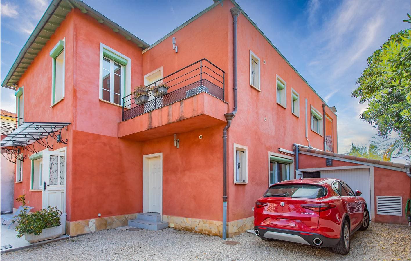 Foto 2 von 38: Apartment mit Meerblick, Pool und Parkplatz, 900m zum Strand