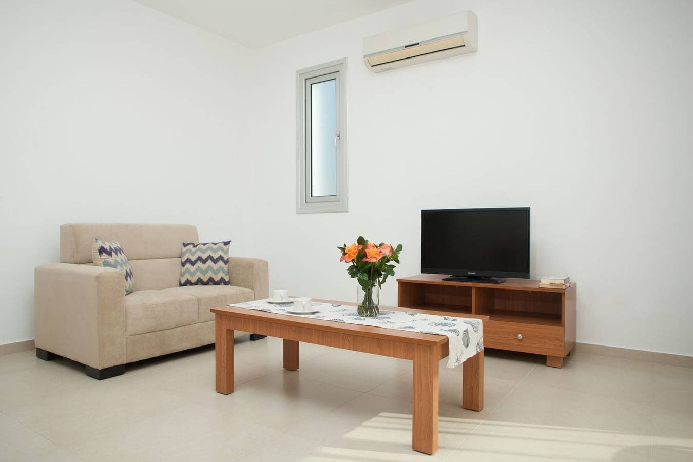 Foto 3 von 26: Great Coral Bay Villa | Villa Coral Bay Epta | 3 Bedrooms | Private Pool