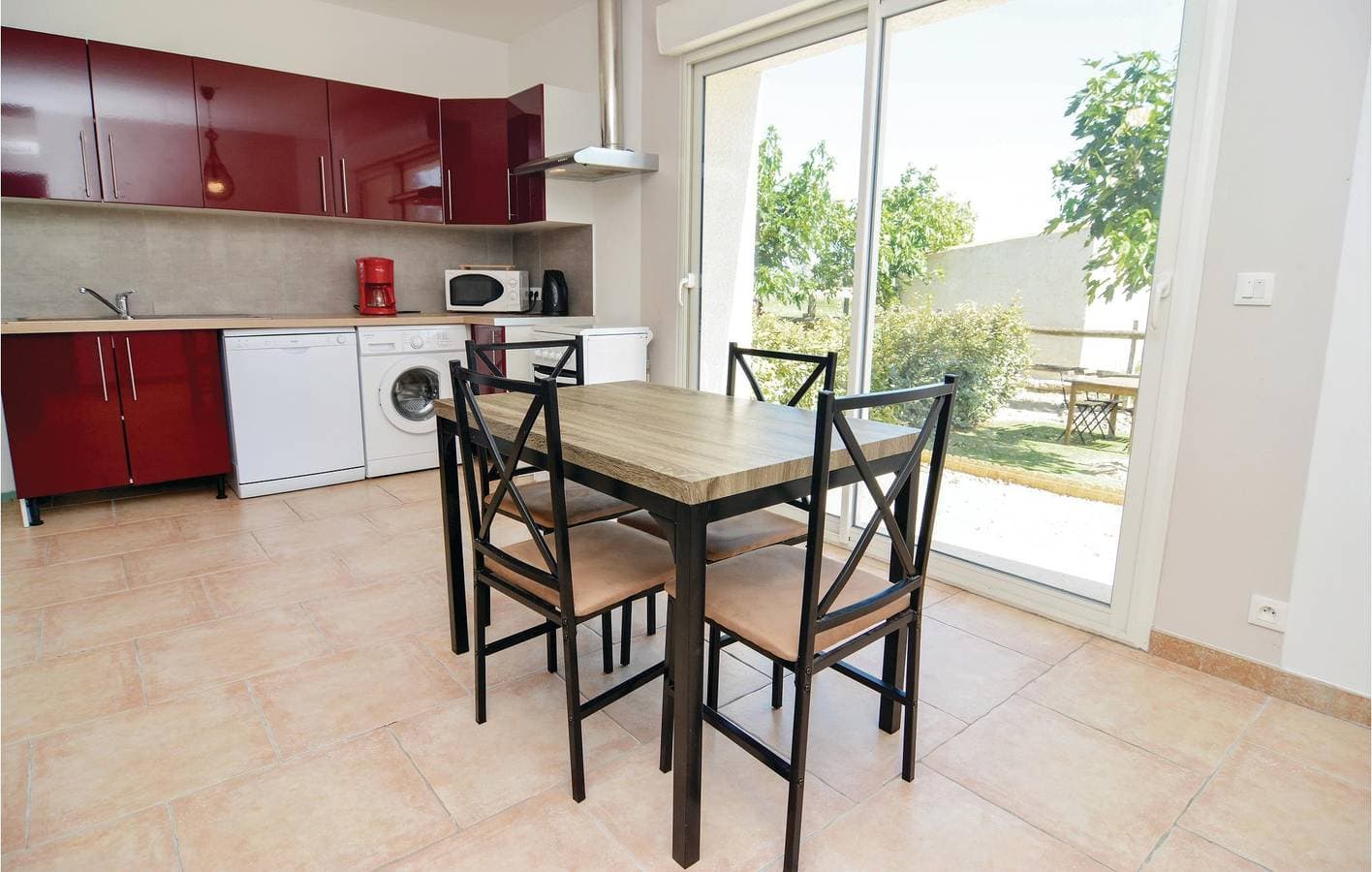 Foto 5 von 41: Gemütliche Wohnung am Pool in der Nähe der Rhone