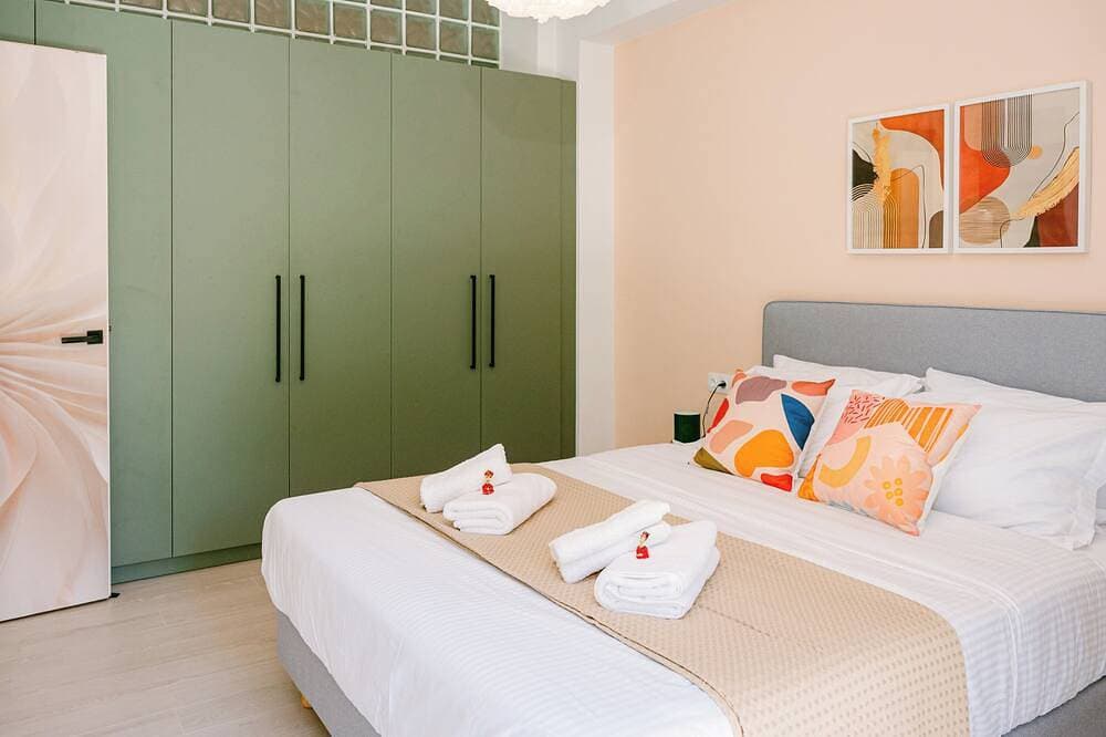 Foto 4 von 28: Spacious 2-bedroom apartment with AC in Nea Smirni