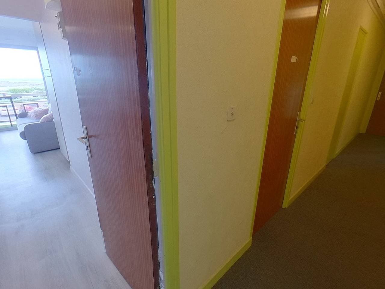 Foto 7 von 25: Renoviertes Studio mit Meerblick-Balkon, WIFI, nah am Strand und Einkaufsmöglichkeiten - 2 Pers
