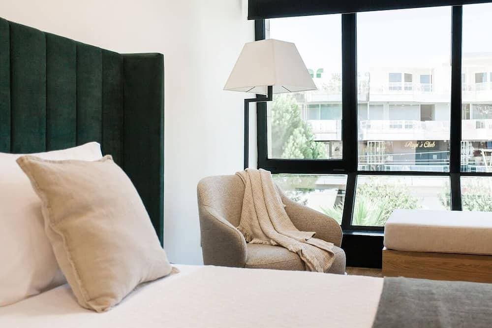 Foto 2 von 12: Superior Luxury Suite Athens Riviera by The Olon