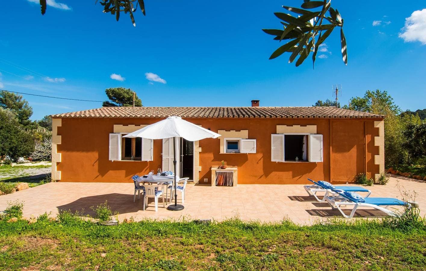 Foto 3 von 41: Sonnige Wohnung mit Terrasse & Pool, 800m zur Cala de n'Aladern