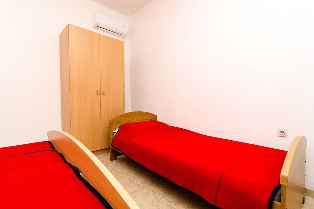 Foto 4 von 15: Guest House Kiko - Apartment with Balcony (A5)