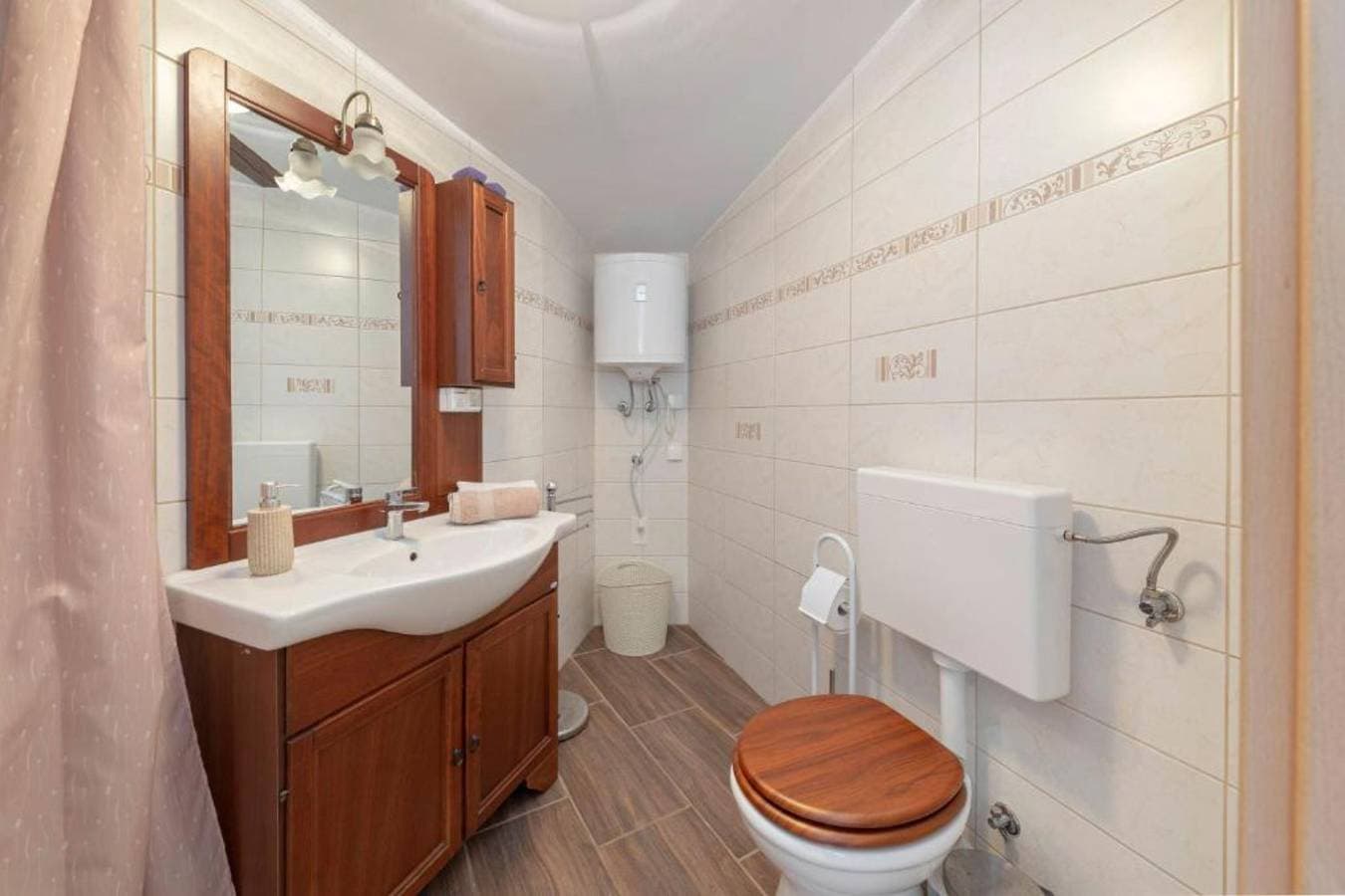 Foto 11 von 18: 17th Century Apartment with Jacuzzi