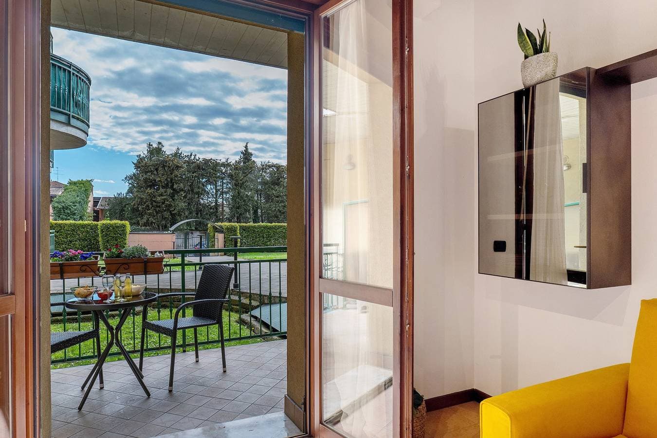 Foto 8 von 31: Ferienwohnung 'Kikosa House' mit privater Terrasse, WLAN und Klimaanlage