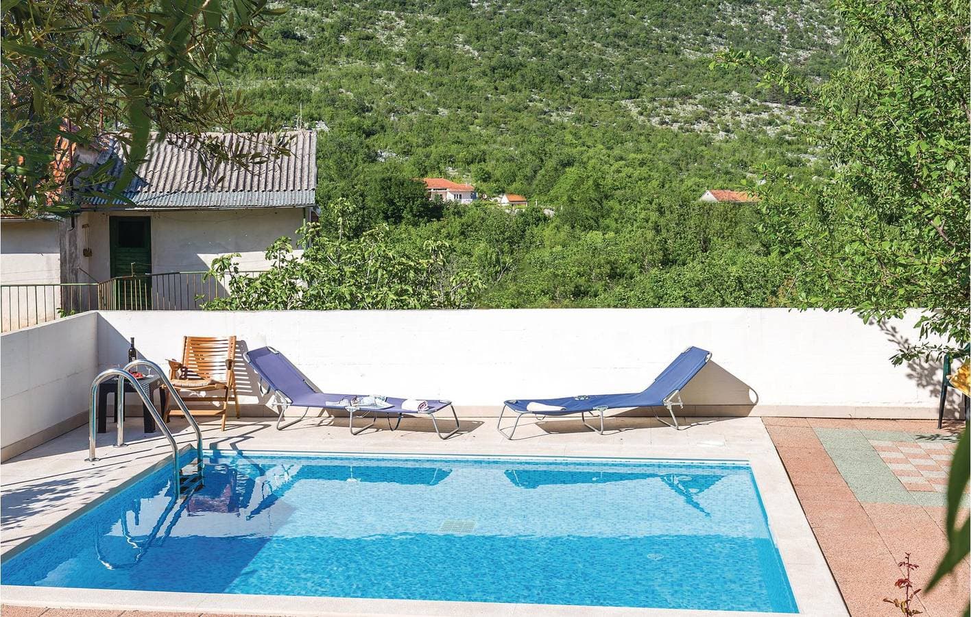 Foto 4 von 20: Charmante 120 m² große Wohnung mit Pool, Terrasse und WLAN
