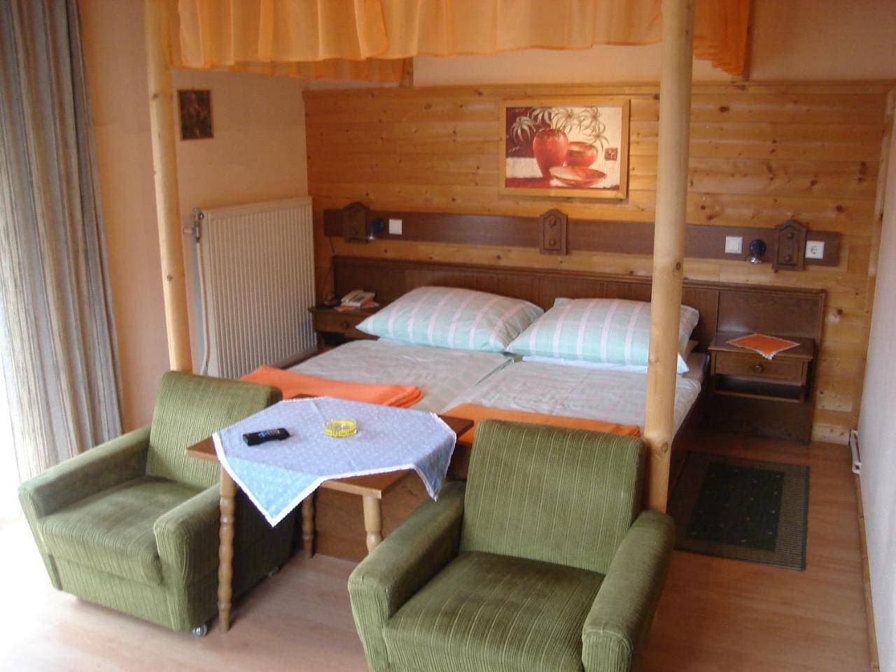 Foto 11 von 16: Double Room with Balcony