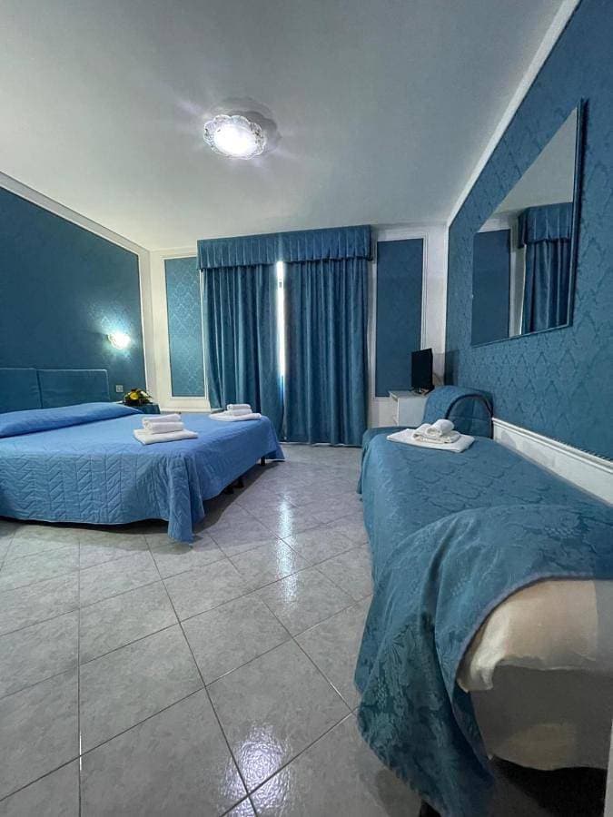 Foto 2 von 5: Twin Room