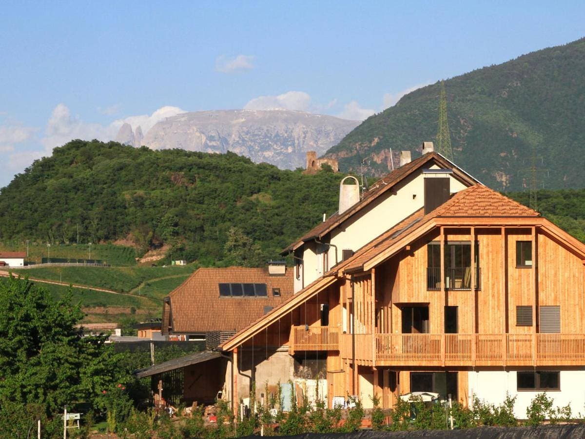 stodel apartments - ideal base for exploring with modern comfort & mountain views 1