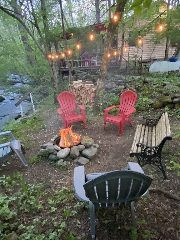 Foto 6 von 39: Creekside Rückzugsort • Whirlpool • Smoky Mountains