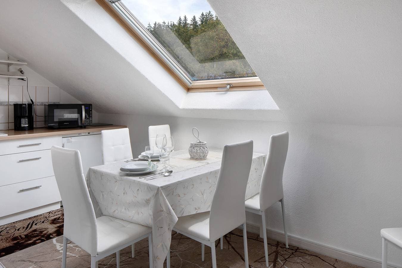 Foto 12 von 29: Ferienwohnung 'Apartmenthaus Fister' mit Seeblick, Gemeinschaftsgarten und WLAN