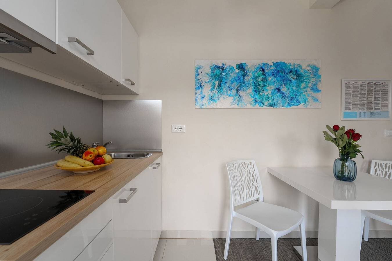 Foto 11 von 28: Extravagantes Apartment nur 100 Meter zum Strand mit Salzwasserpool und Jacuzzi
