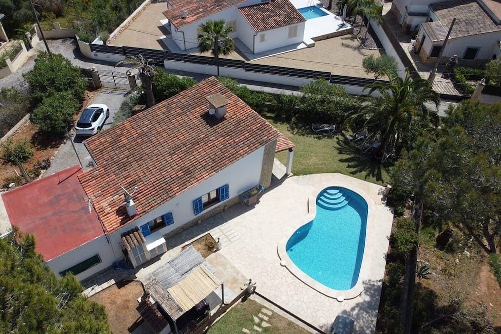 Foto 6 von 30: Villa/ Chalet. Private swimming pool.