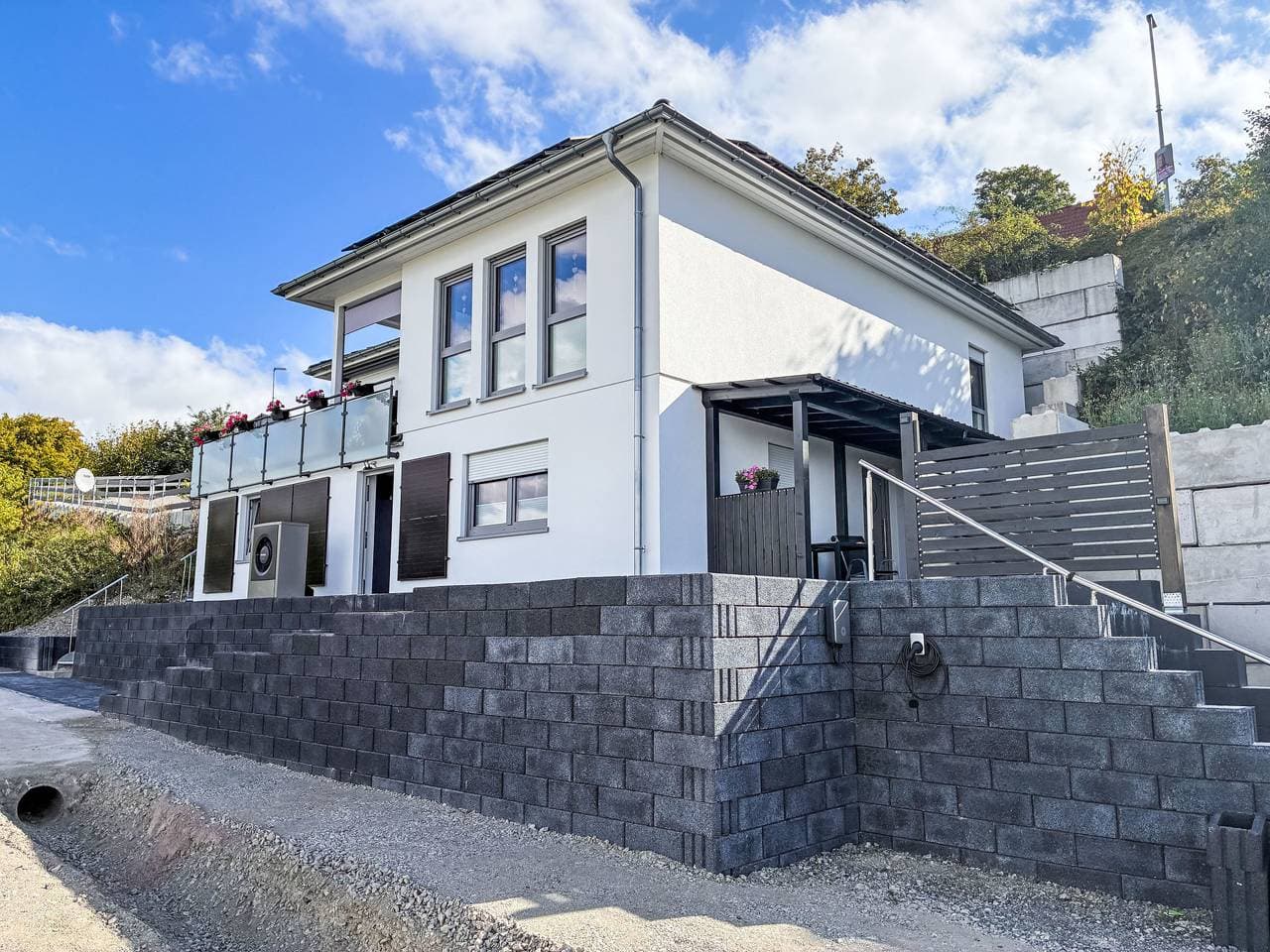 Modernes Zweifamilienhaus Engel-Landeplatz 1