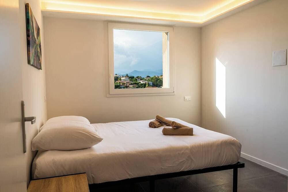 Foto 8 von 27: Villa Columbia: pool, hot tub and mountain views near Nice