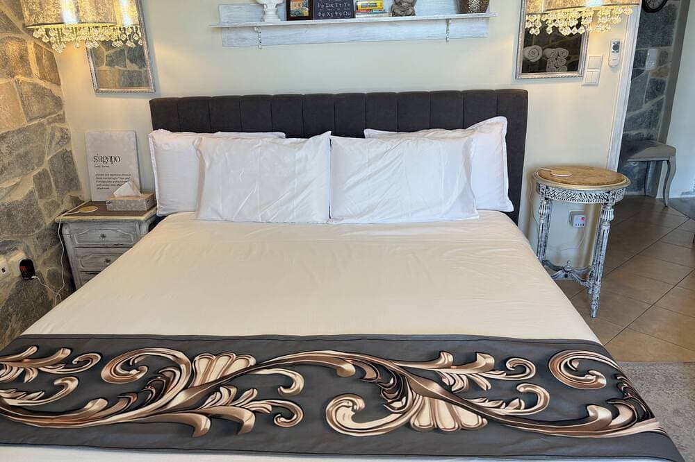 Foto 2 von 30: Pool, Amazing Sea View Master bedroom suite, King Bed, Outdoor Shower for 2