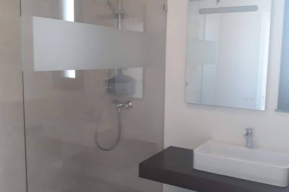 Foto 7 von 30: Genießen Sie modernen Komfort und privaten beheizten Pool im Casa Ambiente Verde