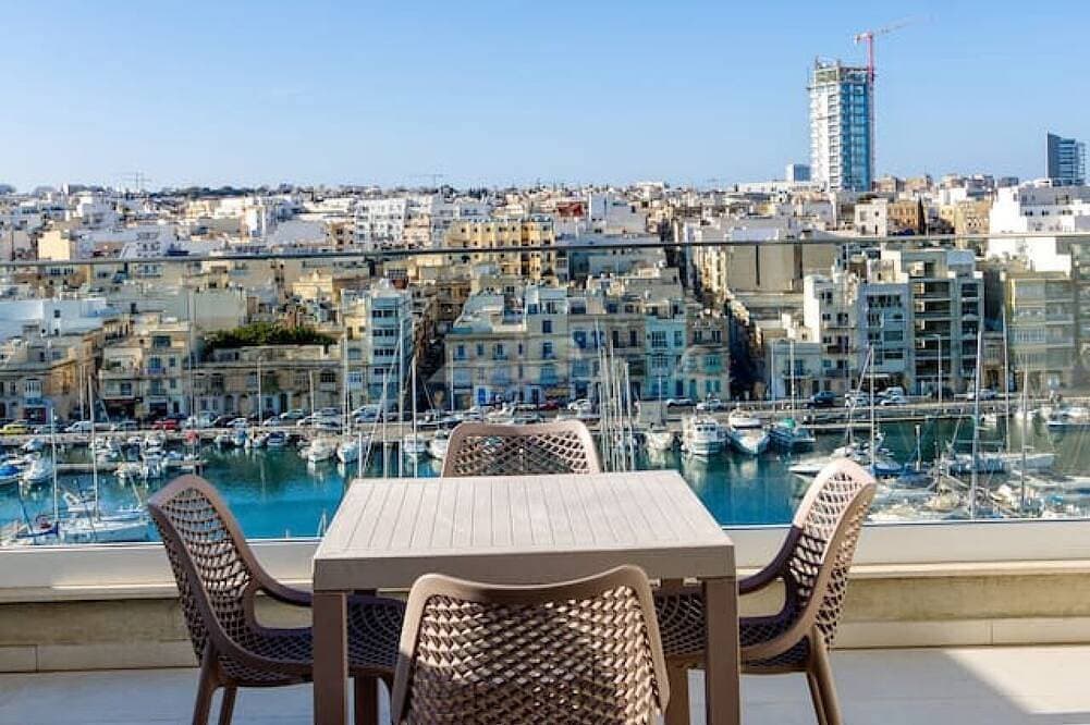 Foto 12 von 30: Modern 3Br home with Stunning Marina View in Pieta