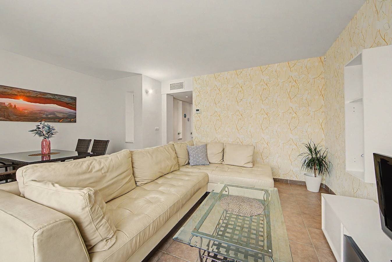 Foto 4 von 32: Apartment „Ático Vacacional“ mit Gemeinschaftspool, Balkon und Klimaanlage