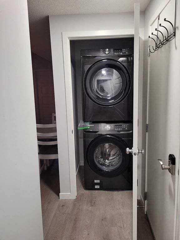 Affordable Luxury – 2-Bedroom Suite in Wolf Willow, Calgary! 1