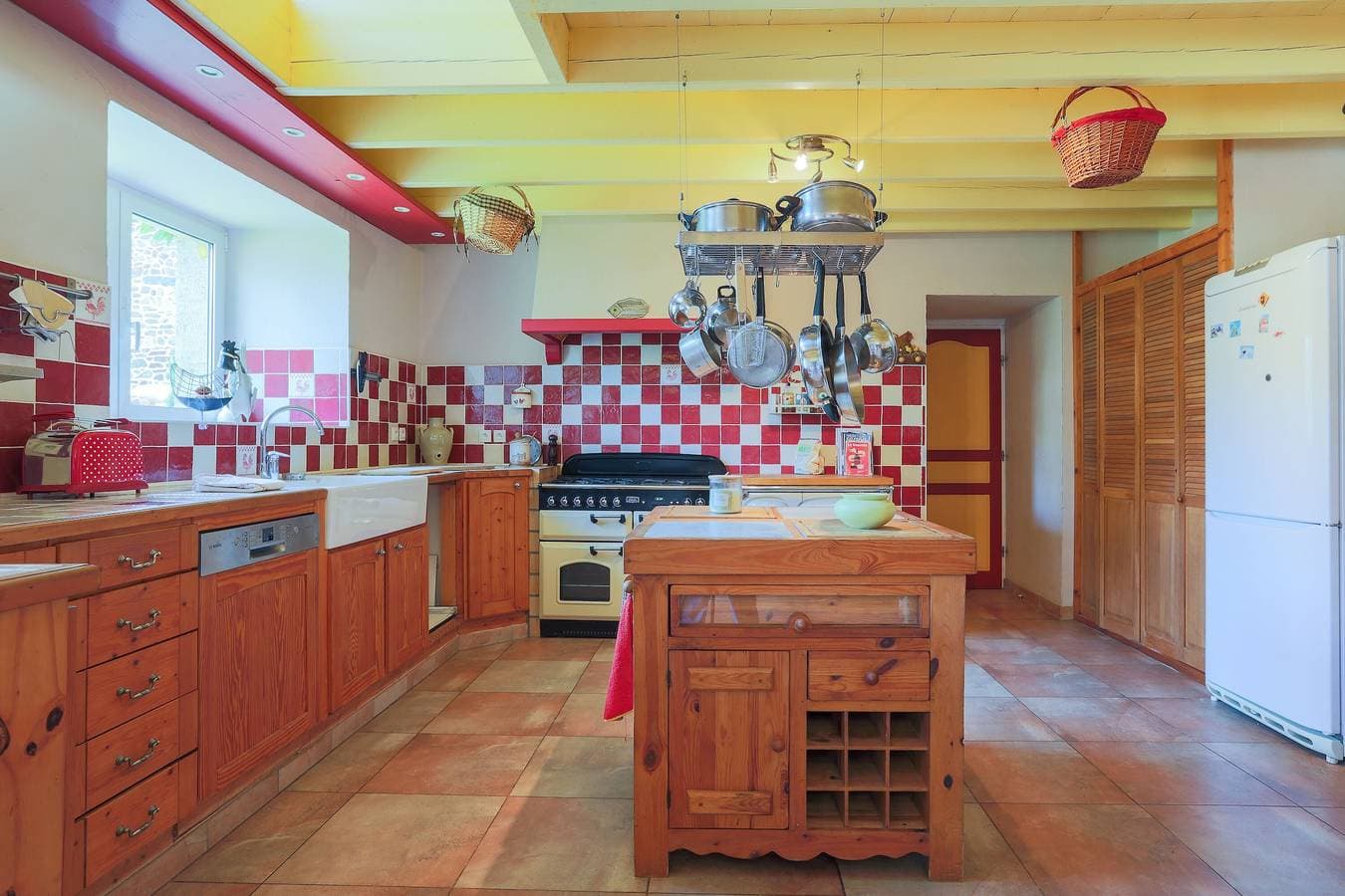 Foto 6 von 28: Ferienhaus 3 Min vom Strand – Private Terrasse, umzäunter Garten, 5 Personen