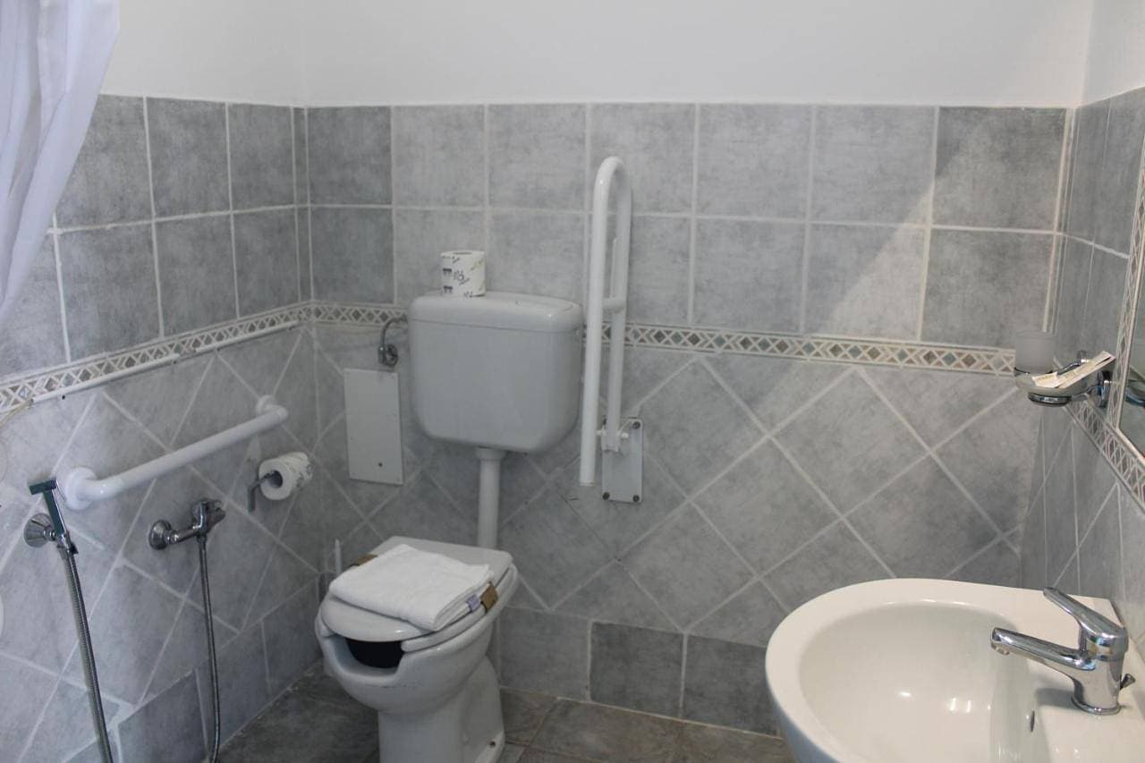 Foto 7 von 9: Double or Twin Room - Disability Access