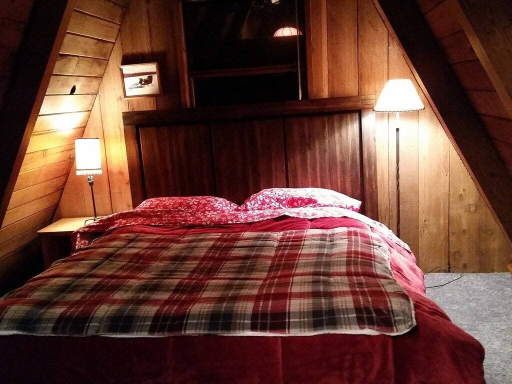 Foto 13 von 42: Charmantes Cedar Chalet mit eigenem Whirlpool und Feuerstelle